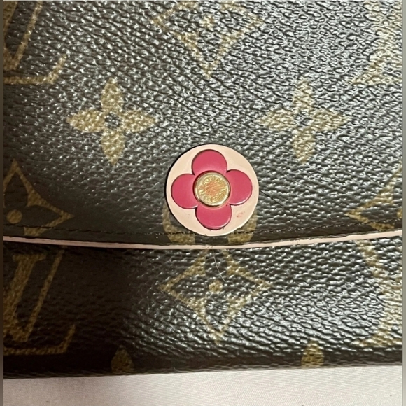*Authentic* Louis Vuitton Monogram Bloom Flower Emilie Wallet - Picture 7 of 9
